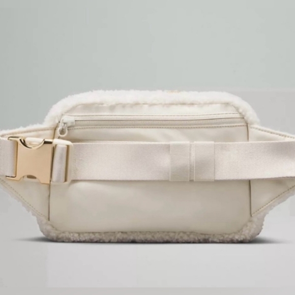 NWT Lululemon Fleece Belt Bag Large - Picture 15 of 16